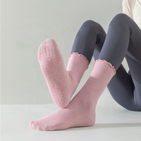 Chaussettes de Pilates OEM personnalisées en stock – Créez vos propres chaussettes à volants pour filles, antidérapantes et personnalisables pour le yoga