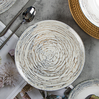 JQY Assiettes à dîner en gros Vintage Swirl Pattern Service d'assiettes en céramique Service de vaisselle Service de restauration en porcelaine blanche pour restaurant