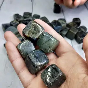 ขายส่งธรรมชาติ Labradorite Cubed Tumbles คริสตัล Healing Gravels หินสำหรับ Feng Shui