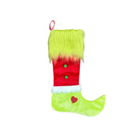 Chaussette de Noël amusante en forme d'elfe avec longue fourrure verte, sac cadeau fantaisie inspiré du Grinch pour décorations de Noël et cadeaux de fête