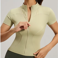 Veste de yoga et de course à manches courtes pour femme avec col montant, fermeture éclair intégrale, séchage rapide, anti-déchirure et design ajusté