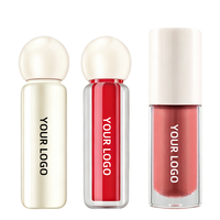 Rouge à lèvres mat velours effet boue longue tenue, waterproof, non desséchant, texture lisse et onctueuse, haute couvrance