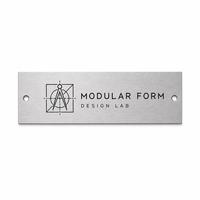 Badges personnalisés en métal avec logo, en alliage de zinc, détails estampés, bords polis, attache en caoutchouc pour uniformes et événements d'entreprise