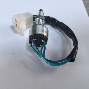 4314400-K08สวิตช์ไฟเบรคสำหรับเปลี่ยน H5 H3 Haval ปีกนก3 5 6 - Product Image 1