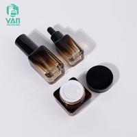 YAN Packaging Ensemble de bocaux en verre carré ambré graduel 15g/15ml/30ml Vente en gros de pompe à bouchon compte-gouttes en plastique pour crème cosmétique contour des yeux