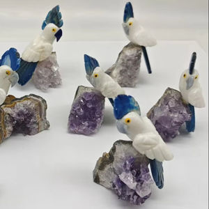 Escultura de Loro en Piedra Natural Brasileña - Product Image 1