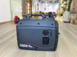 เครื่องกำเนิดไฟฟ้าเบนซินแบบพกพา Super Silent 220V 50Hz 6.5-8kW พร้อมระบบป้องกันโอเวอร์โหลด สตาร์ทด้วยรีโมท สำหรับแคมป์ปิ้ง รุ่น 6500i YHS-6500i เงียบพิเศษ - Product Image 4