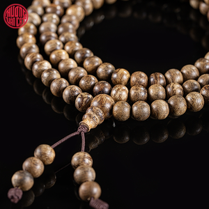 Pulseras de 108 cuentas de madera de agar oscura natural de Malasia, cuentas de 6 mm ricas en aceite, joyería de oración de oud de buen grado. - Product Image 2