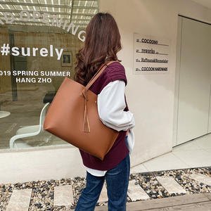 Bolso Tote de Mujer con Diseño de Lichee y Borlas Decorativas, Bolso de Compras de Gran Capacidad, Moderno, Hecho de PU - Product Image 3