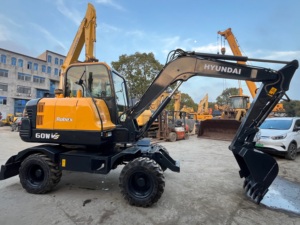 Mini-excavatrice compacte d'occasion Hyundai Corée 6 tonnes sur roues 60W 60Wvs, certifiée CE - Product Image 2