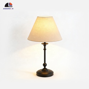 Lámpara de Mesa LED Decorativa de <span class=keywords><strong>Metal</strong></span> Negro Estilo Nórdico para Dormitorio, Restaurante, Hogar, Moderna y de Lujo - Product Image 1