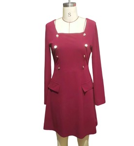 Robe Courte Bordeaux Femme à Col Carré, Manches Évasées Fendues, Double Boutonnage, Détail Boutons – Robe de Soirée Formelle Tendance - Product Image 6