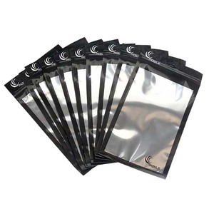 Sacs d'emballage en plastique plissé recyclables imprimés sur mesure, utilisés pour le stockage et l'organisation d'articles - Product Image 1