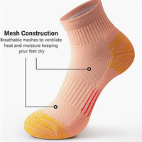 OEM Chaussettes de sport promotionnelles en coton de haute qualité, longueur cheville, mode, chaussettes de course rembourrées en éponge, logo personnalisé