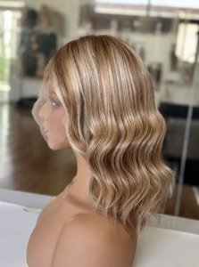 Perruque Bob Courte Ondulée Naturelle Sans Colle Prête à Porter en Cheveux Vietnamiens Bruts avec Fermeture en Dentelle HD 5x5 pour Femmes Noires – Vente en Gros - Product Image 5
