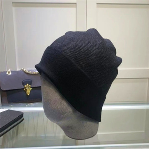 Berretti Invernali di Design Donna Uomo Slouchy Personalizzati con Logo Jacquard in Acrilico Cappello Lavorato a Maglia Unisex - Product Image 5