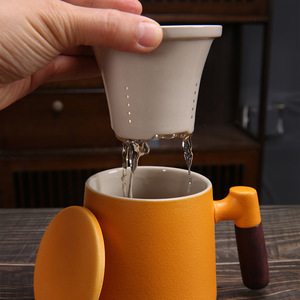 Ensemble de tasses en céramique de style nordique avec poignée en bois et infuseur à thé, pour le bureau, cadeau d'affaires - Product Image 4