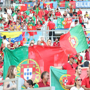 Bandera de Portugal Personalizada con <span class=keywords><strong>Cristiano</strong></span> <span class=keywords><strong>Ronaldo</strong></span>, Jugador Estrella, para Aficionados al Fútbol, Evento Deportivo Mundial 2026, 3x5 pies, 100% Poliéster, Duradera - Product Image 5