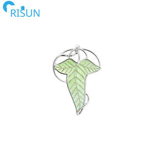 Broche <span class=keywords><strong>de</strong></span> elfo <span class=keywords><strong>de</strong></span> metal al por mayor personalizado 3D <span class=keywords><strong>El</strong></span> <span class=keywords><strong>Señor</strong></span> <span class=keywords><strong>de</strong></span> <span class=keywords><strong>los</strong></span> <span class=keywords><strong>anillos</strong></span> esmalte Pin mujer diamante planta hoja camisa Pin esmalte Color relleno sin MOQ - Product Image 6