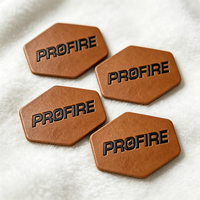 Écussons en cuir PU écologiques personnalisés avec logo, étiquettes thermocollées pour chapeaux, étiquettes de vêtements, accessoires de confection à coudre, vente en gros OEM