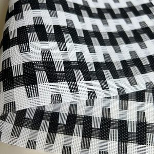 Manteles Individuales Clásicos a Cuadros Blancos y Negros, de Vinilo/Plástico Tejido, para Mesa de Cocina, Interior/Exterior, Lavables - Product Image 3