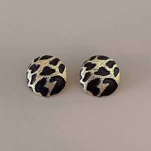 Boucles d'oreilles pendantes vintage dorées motif léopard, modernes, élégantes, tendance, haut de gamme, en alliage, clous géométriques, cristal, strass, argent - Product Image 5