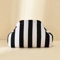 Pochette de toilette rayée avec logo personnalisé, grande capacité, portable, pour femmes, pour organiser les cosmétiques et les articles de toilette en voyage