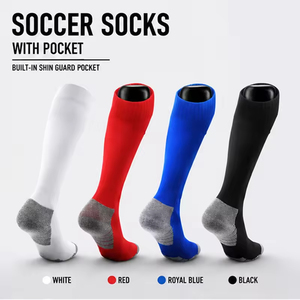 Chaussettes de football respirantes montantes avec poche intégrée pour protège-tibias, insertion directe et retrait rapide pendant l'entraînement - Product Image 1