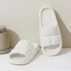 Chaussons doux et adorables, écologiques, antidérapants, élégants, pour l'intérieur et l'extérieur. Pantoufles de bain confortables de grande taille - Product Image 5