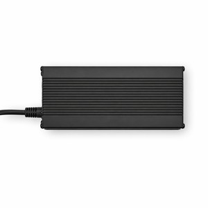 Cargador de Batería de Litio de Voltaje Personalizado 24V 48V para Máquina de Limpieza de Pisos, Robot <span class=keywords><strong>AGV</strong></span>, Estación de Almacenamiento - Product Image 2