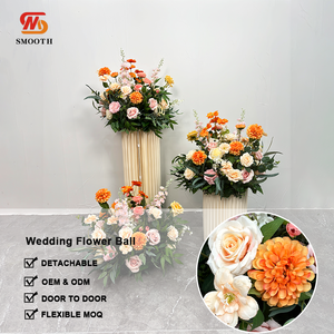 Bola de Flores LEDA Hecha a Mano, Color Rosa Naranja y Hojas Verdes, Decoración Suave para Bodas y Eventos, para el Día de San Valentín - Product Image 2