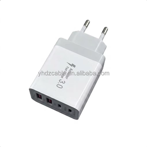 Adattatore da Viaggio 40W con Doppia Porta USB-C, Caricatore Rapido QC3.0 a 4 Porte USB, Spina EU/UK/US, Adattatore Universale per Android - Product Image 1