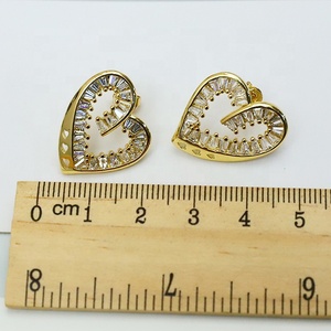 Petites boucles d'oreilles en forme de cœur, élégantes, vintage, plaquées or 18 carats, en cuivre, bijoux pour femmes, serties de zircon cubique, cadeau de luxe - Product Image 6