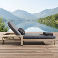Chaise longue d'extérieur en teck massif moderne avec coussins - Résistante aux UV, écologique, durable pour une utilisation dans les hôtels et les cours