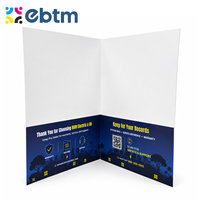 Porte-documents bleu personnalisé avec impression mate et gaufrage, pochette de présentation de documents, dossier en papier, porte-documents en carton noir avec finition UV
