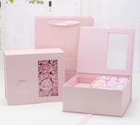 Boîte de fenêtre en carton mat de luxe emballage personnalisé de ruban boîtes à fleurs UV avantage gaufrage impression manipulation artisanat