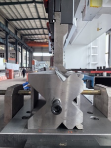 Presse plieuse hydraulique entièrement automatique 600T 6000mm DELME DA53TX CNC de haute qualité pour l'acier inoxydable et l'aluminium - Product Image 6