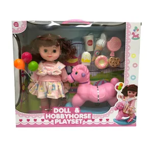 13点时尚小女孩可爱的娃娃与摇马玩具