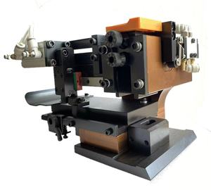 เครื่องบีบอัดแบบใช้อากาศป้อนด้านข้างเครื่องบีบหางปลาแบบใช้ลมสำหรับสายไฟ - Product Image 3