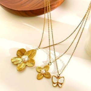 Collier <span class=keywords><strong>papillon</strong></span> à pétales élégant vintage YF8263 pour femmes, plaqué or 18 carats, acier inoxydable imperméable - Product Image 2