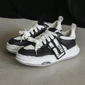 Zapatos Casuales Desestructurados en Blanco y Negro, Edición Limitada 2025, para Hombre y Mujer, Zapatos de Plataforma Modernos para Parejas - Product Image 1