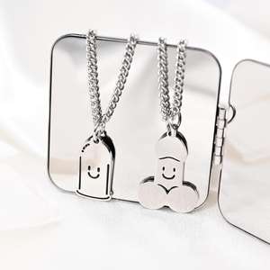 Collana di tendenza del pene preservativo per le donne degli uomini divertente carino Kpop titanio acciaio sorridente viso pendente maglione catena gioielli di coppia - Product Image 3