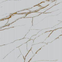 Dalle de quartz blanc de luxe avec fines veines dorées, pierre technique imperméable pour plan de travail de meuble
