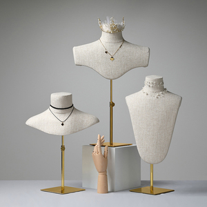 Vitrine de magasin de bijoux Présentoir en porte-bijoux en microfibre personnalisé Présentoir pour colliers Présentoir en métal Buste Mannequins - Product Image 3