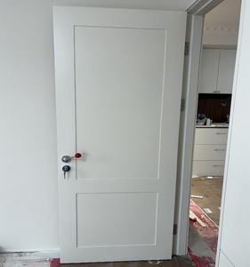 Puerta Interior de Madera Precolgada, Estilo Americano, Núcleo Sólido, Color Blanco Shaker, Insonorizada, para Hotel - Product Image 2