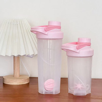 Bouteille de shaker sportive en plastique sans BPA personnalisée de 700 ml pour la salle de sport