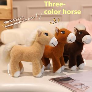 Cheval tricolore et couple assis pour poney brodé en peluche poupée mignon jouet bouché jambes suspendues pour la cérémonie d'ami de cheval de Stress - Product Image 2