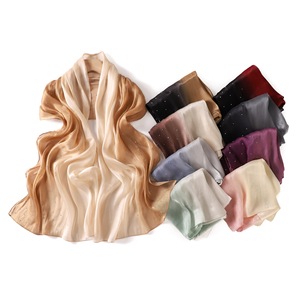 Écharpe en satin de soie pour homme, 180 cm, peinte à la main, dégradé de couleurs, avec strass thermocollés, scintillante, polyvalente, douce, soyeuse et fine - Product Image 2