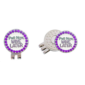 Marqueur <span class=keywords><strong>de</strong></span> balle <span class=keywords><strong>de</strong></span> <span class=keywords><strong>golf</strong></span> en métal portable avec clip pour chapeau, motif '<span class=keywords><strong>Putt</strong></span> Now Wine Later', accessoires <span class=keywords><strong>de</strong></span> <span class=keywords><strong>golf</strong></span> amusants - Product Image 1