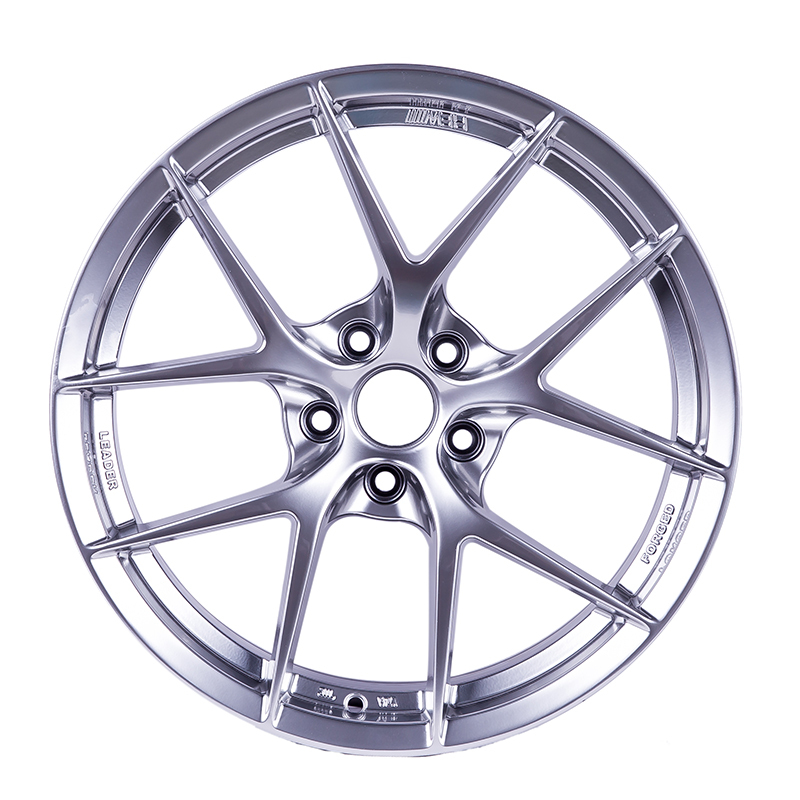 REW030 Multi Spoke Alloy Wheel 18